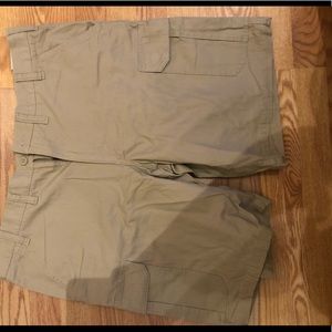 Denver Hayes cargo shorts